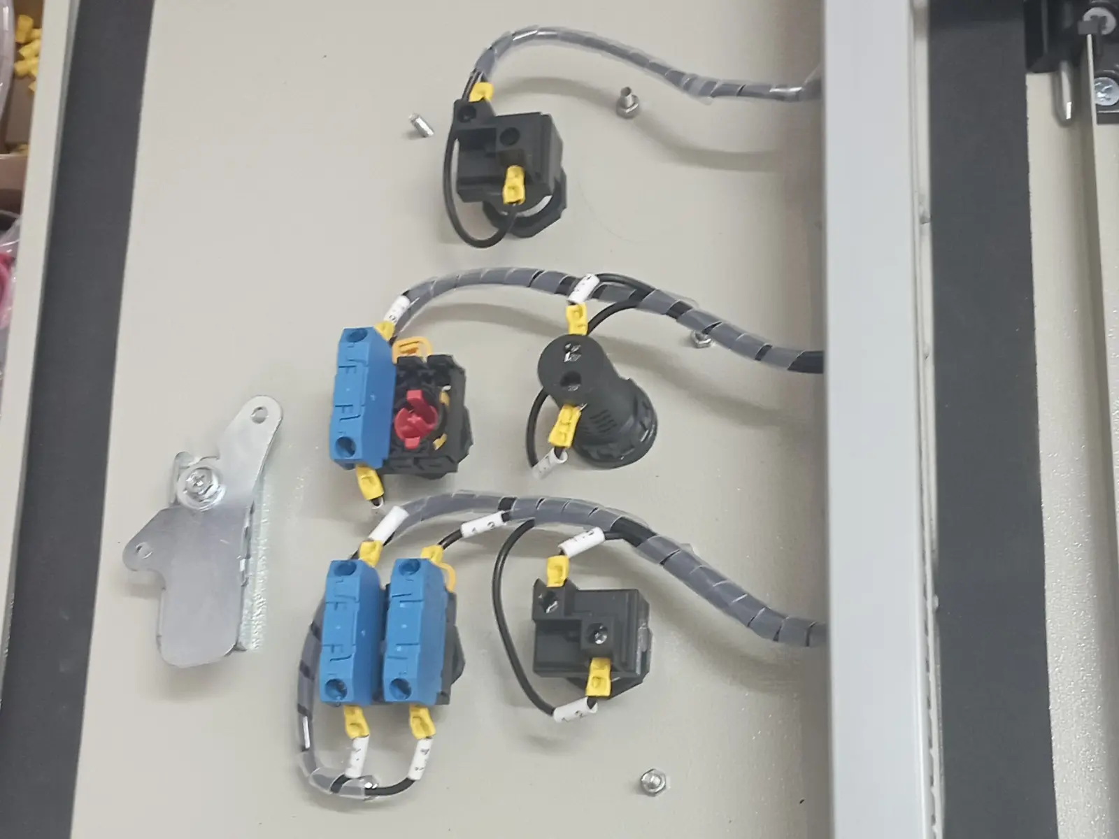 Tủ điều khiển HVAC - lắp đặt thực tế