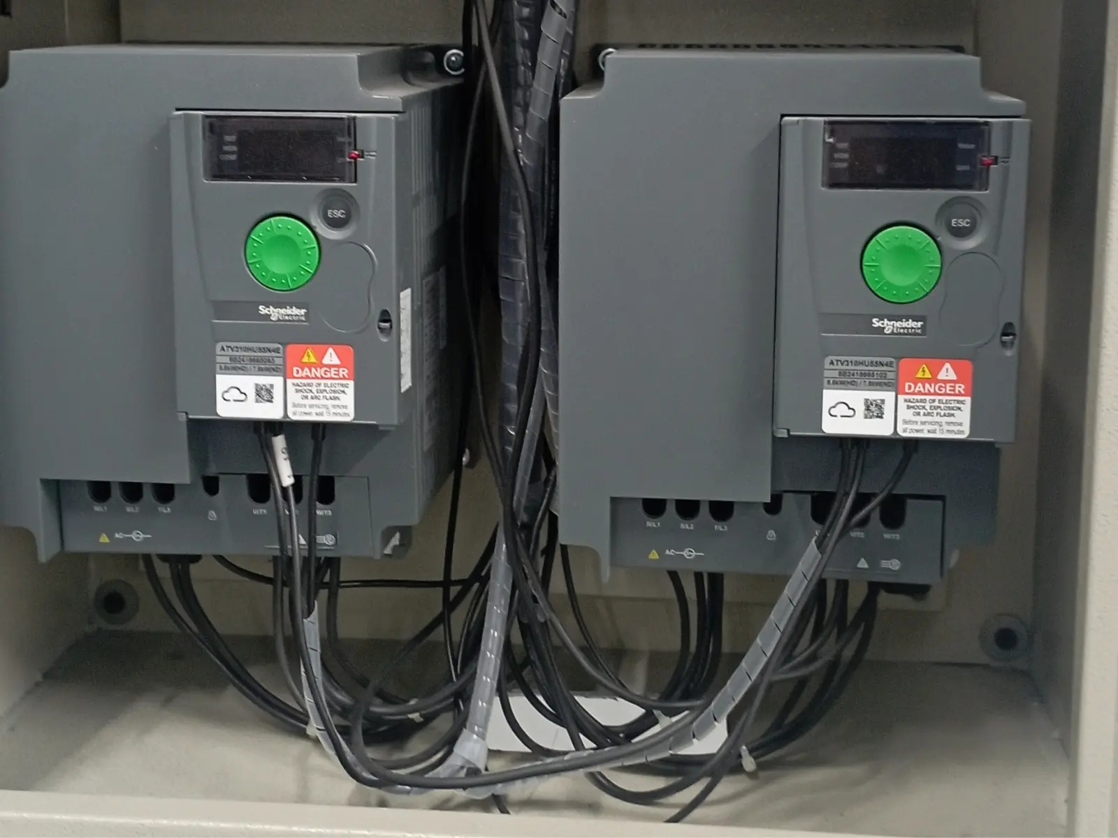 Tủ điều khiển tưới - màn hình LCD