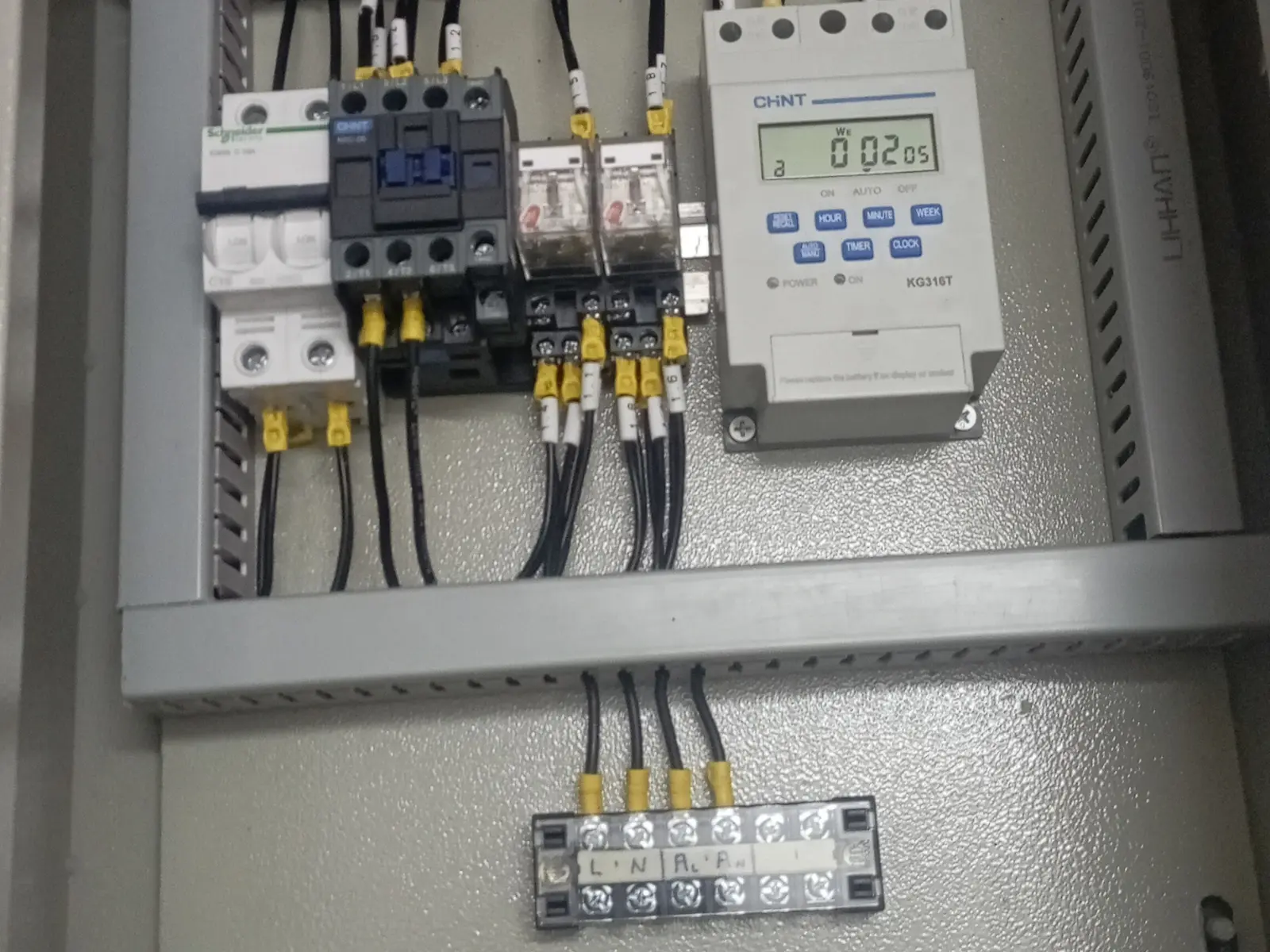 Tủ điều khiển bơm - lắp đặt thực tế